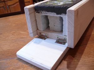 l'humidification (j'ai oublié de mettre le bac pour la photo), 1er Nid en BC de la moucheronne