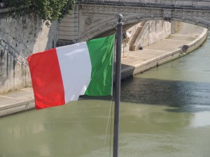 Drapeau italien flottant au vent, Les fourmis de Rome et d'Italie
