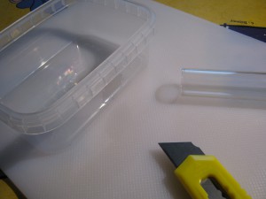 Découpage du trou pour le tube dans l'ADC, Gradient de pléométrose chez des Lasius sp noires