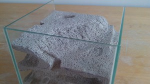 Dessus, Mon premier nid, en béton cellulaire et éclairage