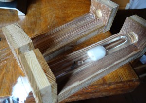 Du dessus., Support maison en vieux bois (photos page 1 & 3)