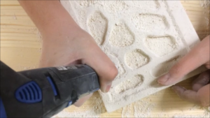 Je creuse les galeries de plus ou moins 5mm avec une dremel, Questions - Nid en plâtre pour Lasius