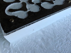 Joint siliconé blanc, invisible sur<br /> polystyrène de même couleur., Mon nouveau nid pour Pheidole flaveria.