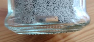 Réserve d'eau, Nid creusable dans vase cylindrique