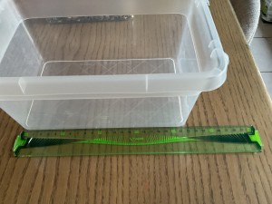 Boîte, Un tube dans une boîte en plastique