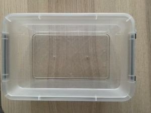 Boîte 2, Un tube dans une boîte en plastique